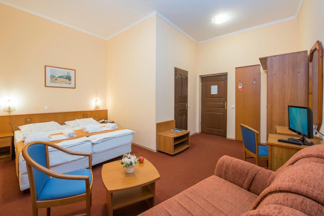 Erzsebet Park 3* Parad
