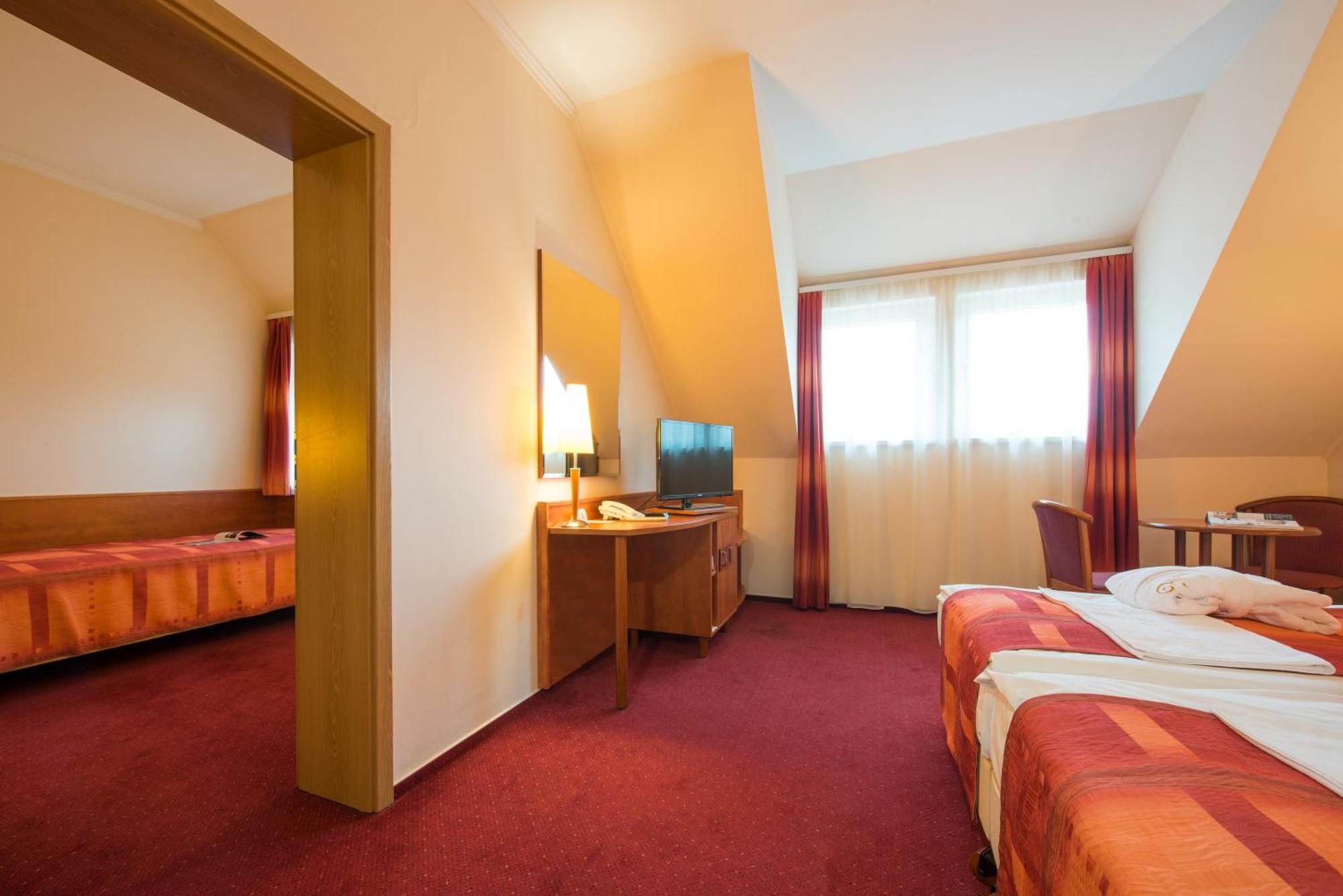 Erzsebet Park Hotel