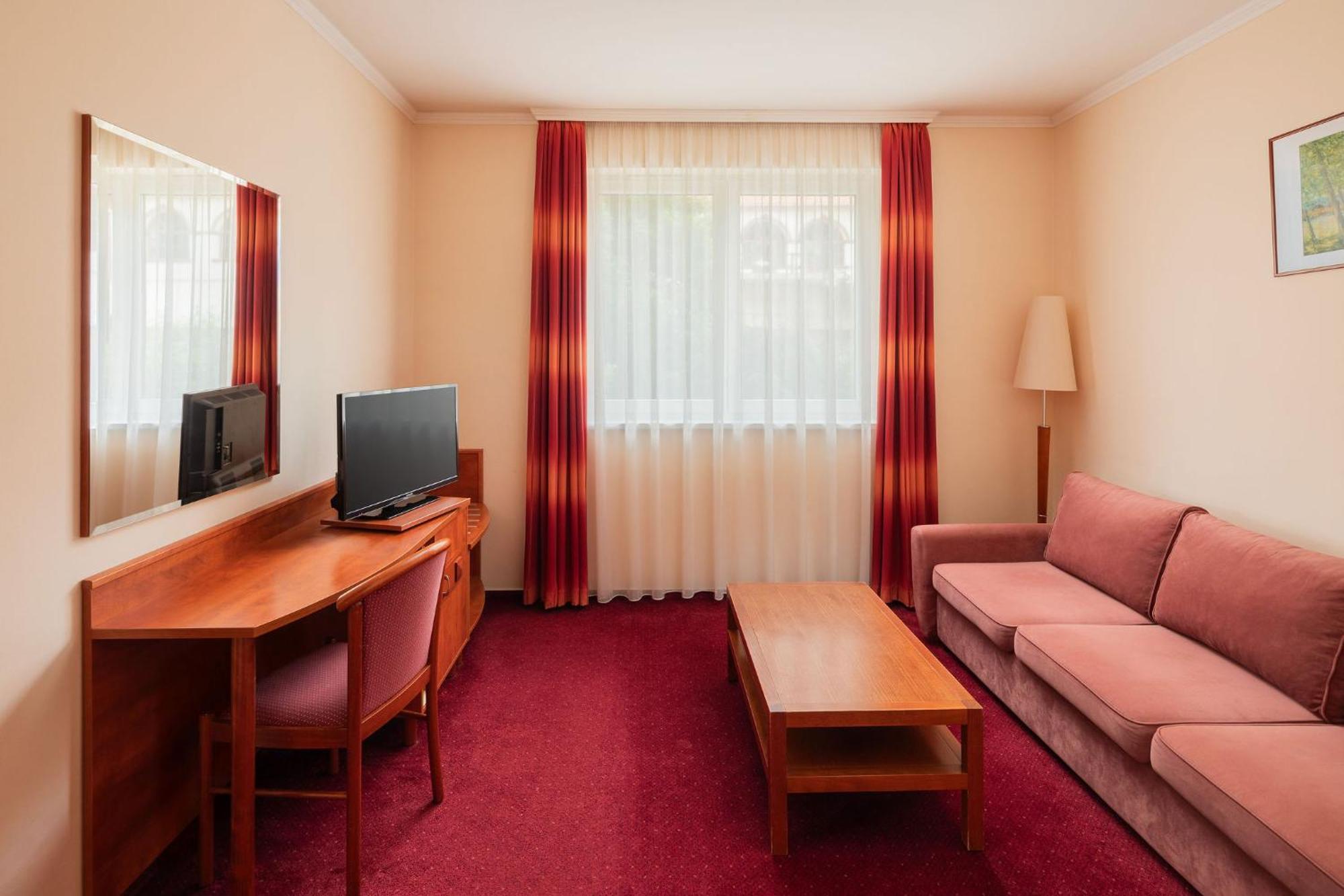 Erzsebet Park Hotel
