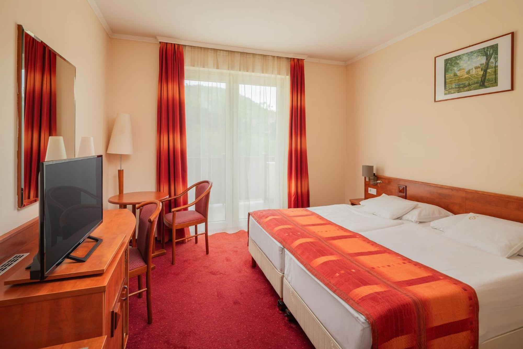 Erzsebet Park Hotel 3*