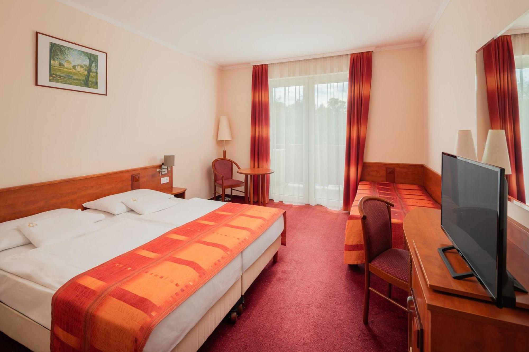 Erzsebet Park Hotel