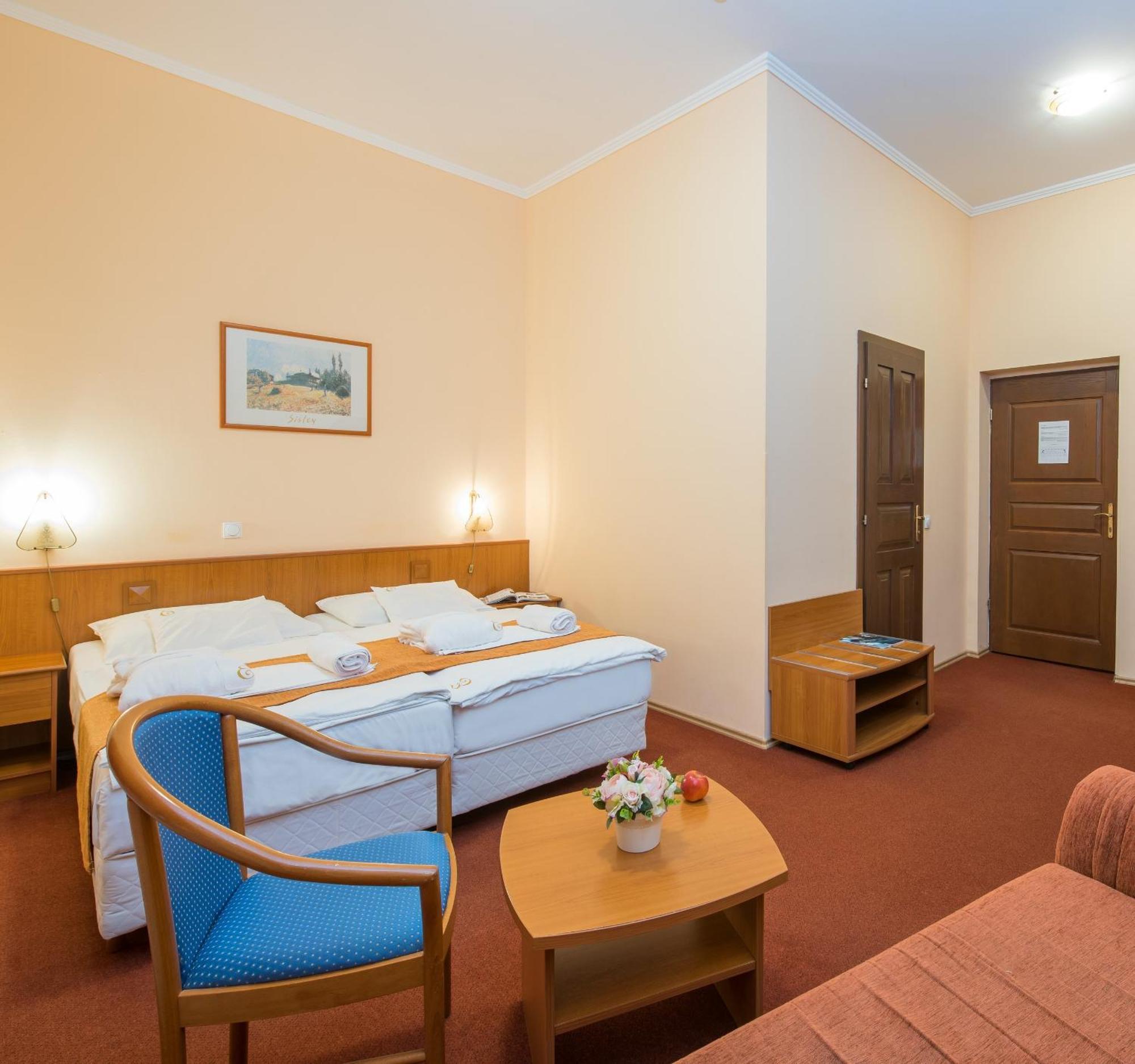 Erzsebet Park Hotel 3*